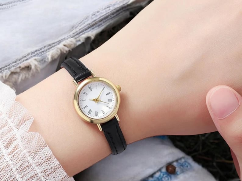 Women's Watches Small Round Girl's Belt Watches